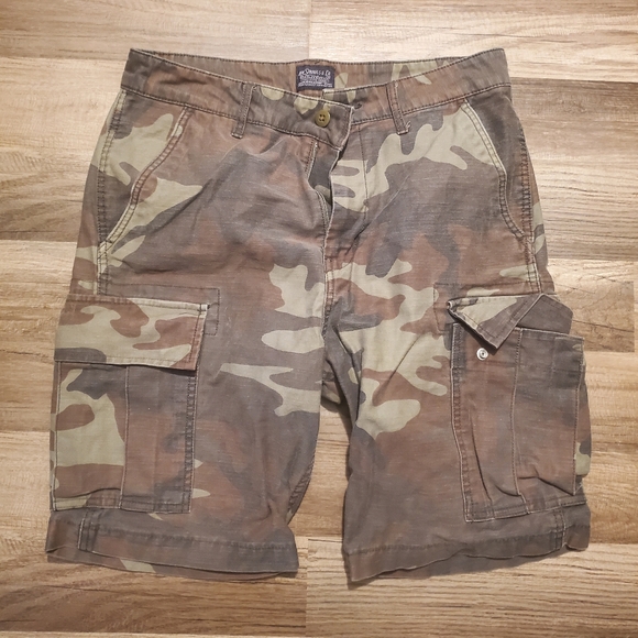Levi's Other - NWOT Levi's camo cargo shorts SZ 30